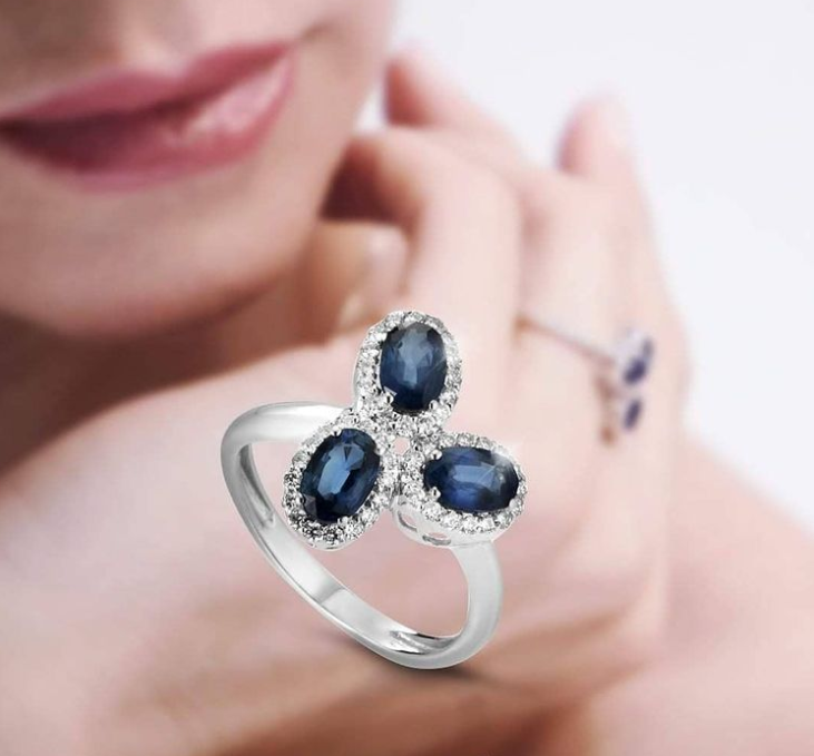 Fantasy ring in 18k white gold with natural diamonds and sapphire sd100014