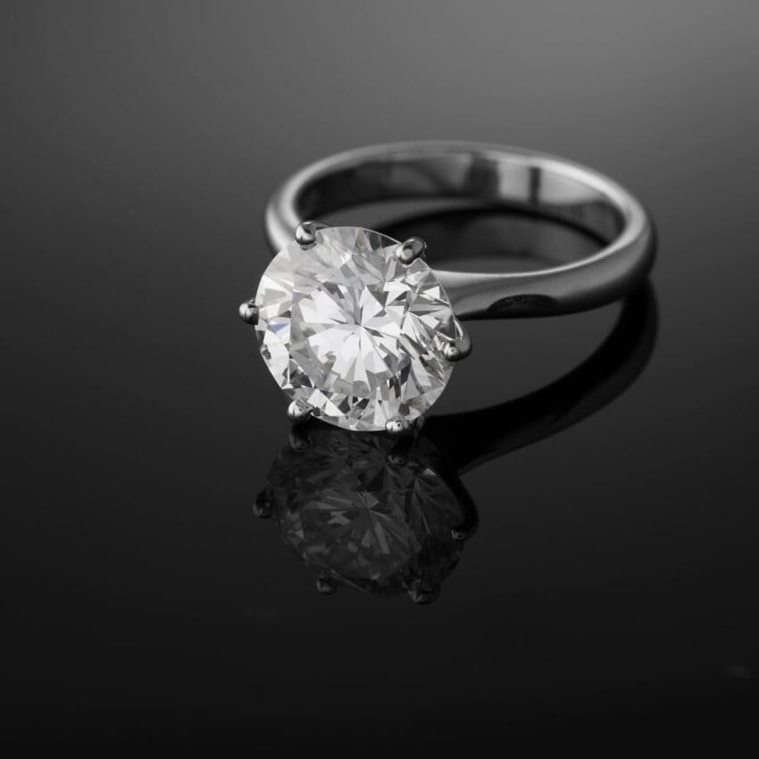 Engagement Ring in white gold and 1 carat Diamond